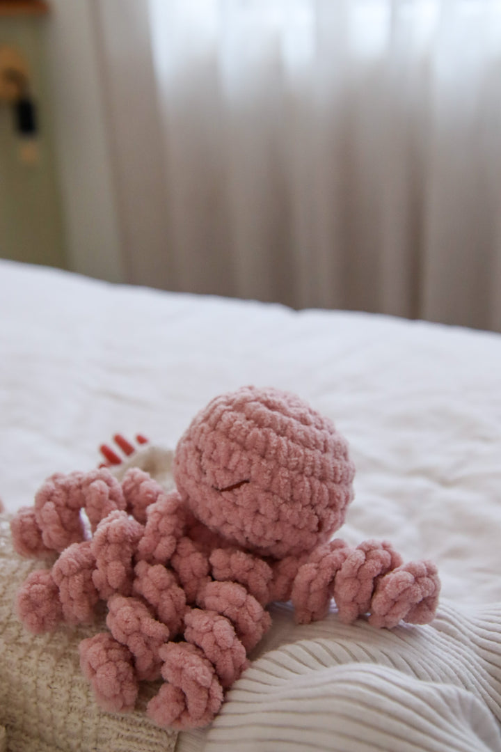 Mini Ollie The Calming Octopus BLUSH
