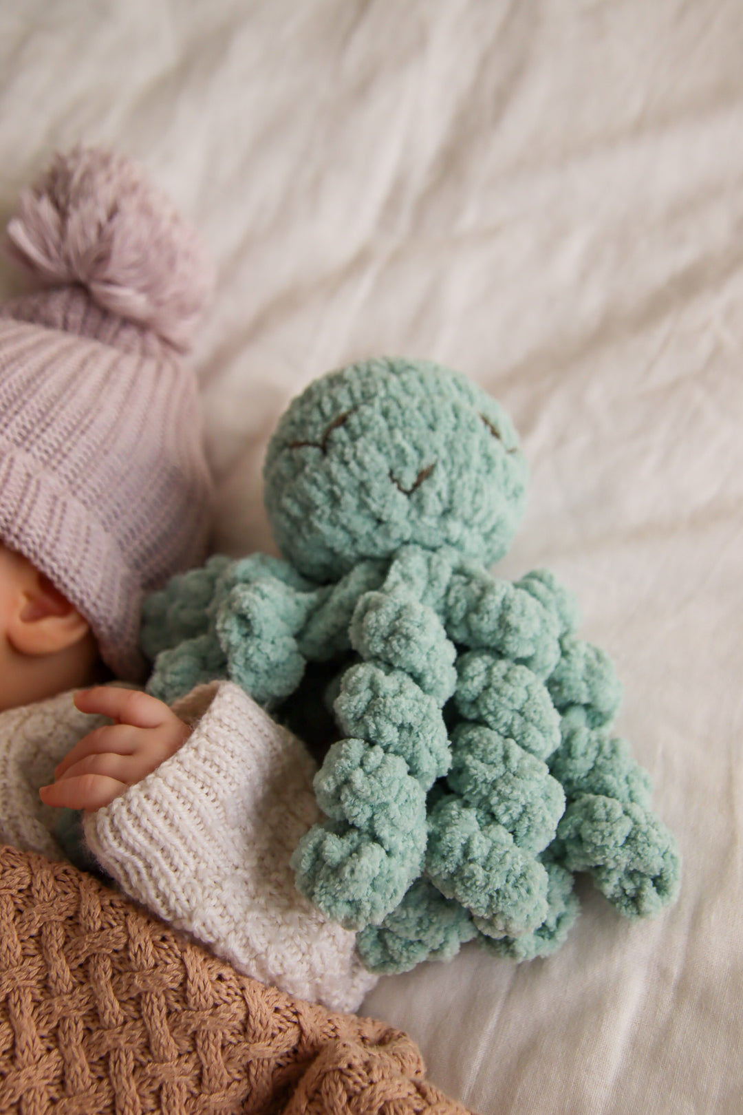 Mini Ollie The Calming Octopus SEAFOAM